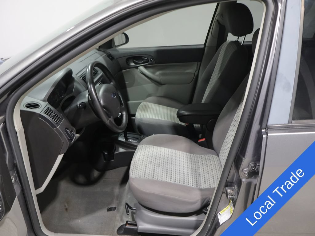 Used 2007 Ford Focus S FWD image 2