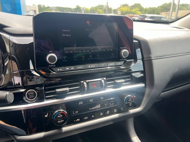 Used 2024 Nissan Pathfinder SV FWD image 21