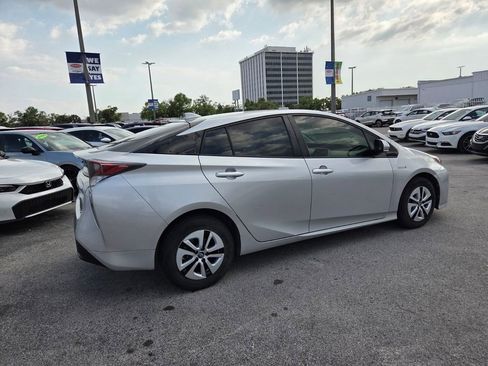 Used 2016 Toyota Prius Four FWD image 15