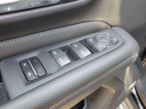 Used 2023 GMC Yukon Denali image 26