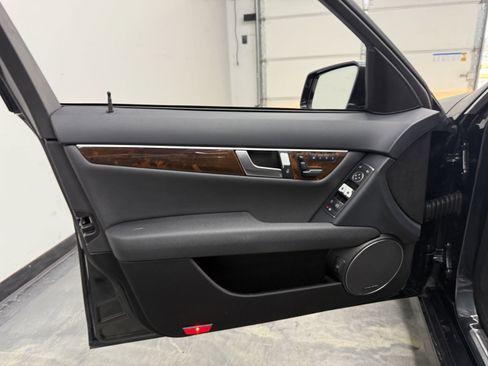Used 2012 Mercedes-Benz C 300 Sport image 10