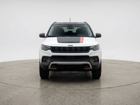 Used 2025 Jeep Compass Trailhawk AWD/4WD image 2