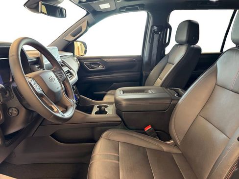 Used 2023 Chevrolet Suburban RST w/ Luxury Package AWD/4WD image 10