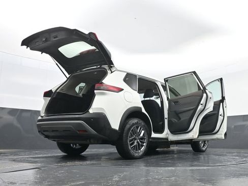 Used 2023 Nissan Rogue S image 30