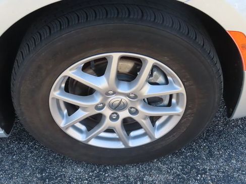 Used 2024 Chrysler Pacifica Touring-L FWD image 14