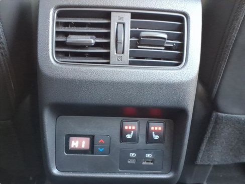 Used 2023 Nissan Rogue Platinum w/ Platinum Premium Package image 10