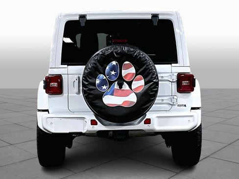 Used 2022 Jeep Wrangler Unlimited Sahara image 5