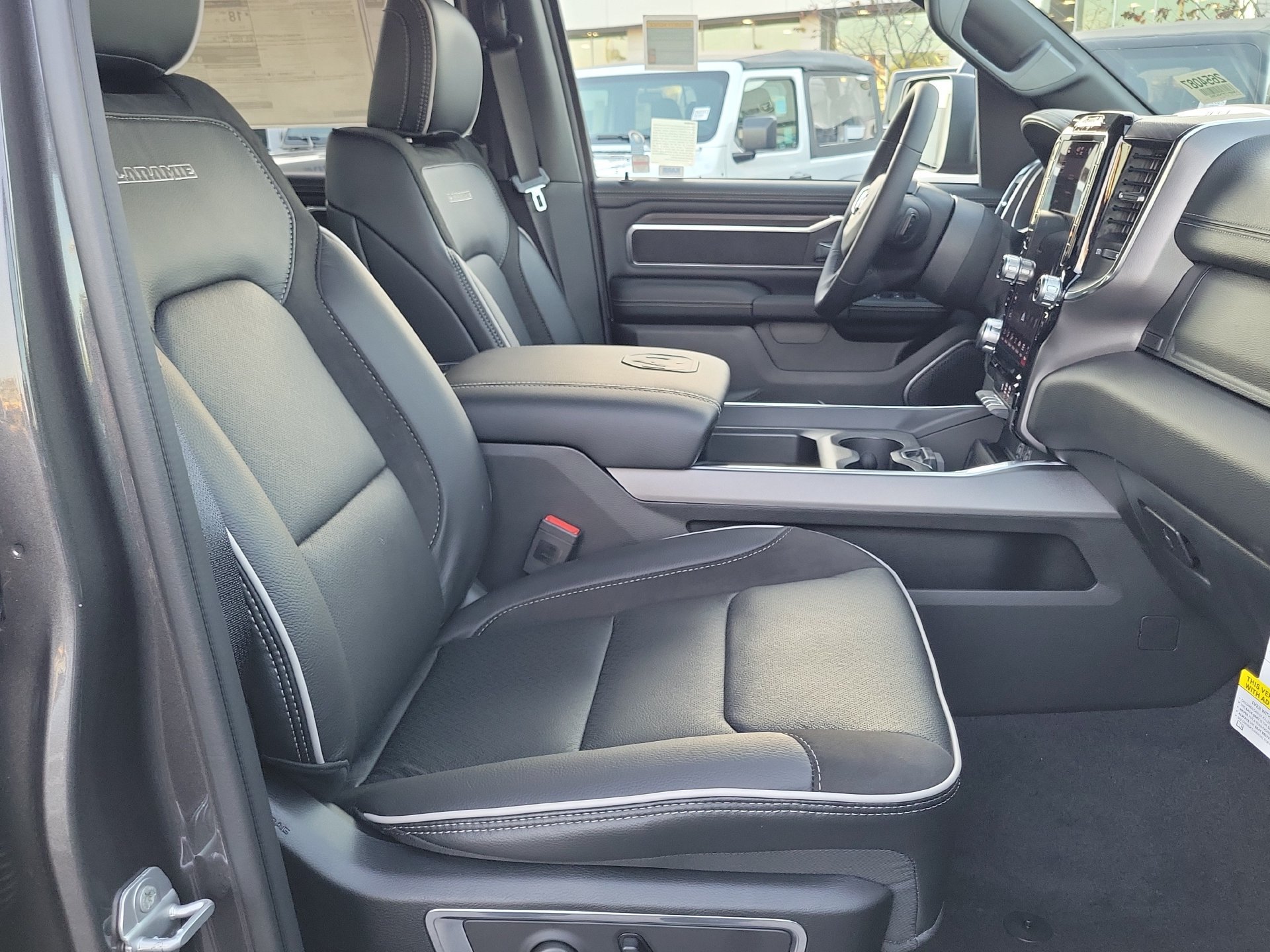 New 2026 RAM 1500 Laramie AWD/4WD image 14