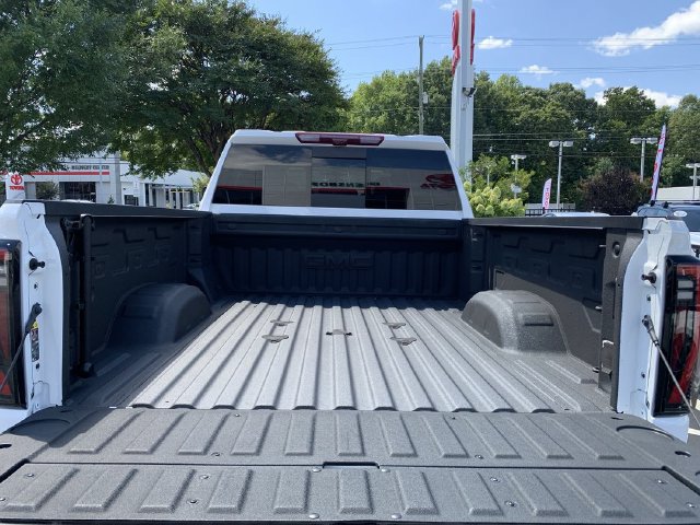 Used 2025 GMC Sierra 2500 AT4 w/ AT4 Premium Plus Package AWD/4WD image 38