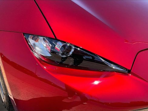 Used 2019 MAZDA MX-5 Miata RF Grand Touring RWD image 26