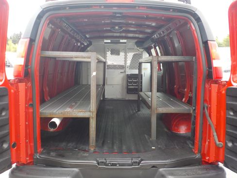 Used 2005 Chevrolet Express 3500 Extended RWD image 17