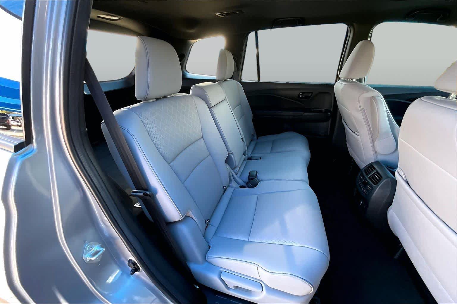 Used 2023 Honda Passport Elite image 19