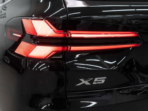 Used 2024 BMW X5 xDrive40i w/ Premium Package image 52