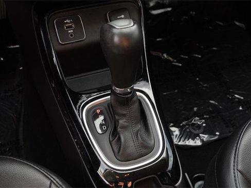 Certified 2020 Jeep Compass Latitude image 24