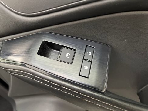 Used 2024 Nissan Rogue SV AWD/4WD image 29