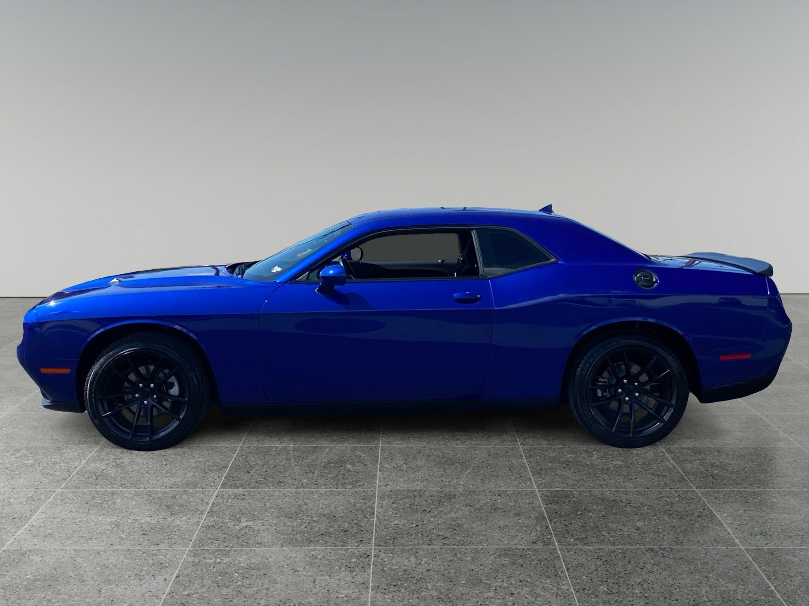 Used 2022 Dodge Challenger SXT w/ Blacktop Package RWD image 2
