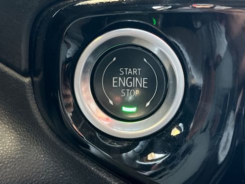 Used 2025 GMC Sierra 1500 SLT RWD image 28