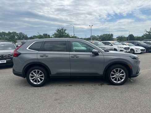 Used 2024 Honda CR-V EX-L image 3