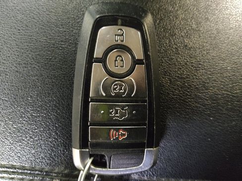 Used 2017 Ford Edge SEL w/ Equipment Group 201A image 32