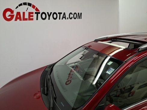 Used 2018 Toyota RAV4 XLE image 6
