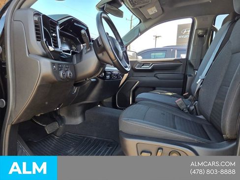 Used 2025 Chevrolet Silverado 1500 LT image 3