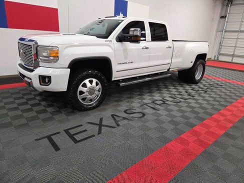 Used 2016 GMC Sierra 3500 Denali w/ Duramax Plus Package image 2