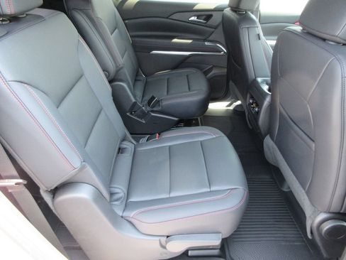 New 2026 Chevrolet Traverse Z71 w/ Driver Confidence Package AWD/4WD image 19