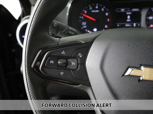 Used 2025 Chevrolet Trax LS FWD image 3
