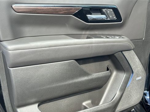 New 2026 Chevrolet Tahoe Premier image 9