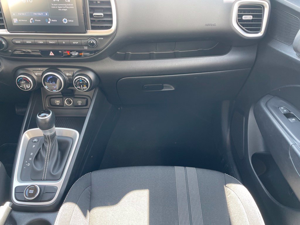 Used 2025 Hyundai Venue SEL FWD image 23
