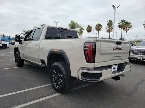 New 2026 GMC Sierra 2500 AT4 w/ AT4 Premium Plus Package AWD/4WD image 3