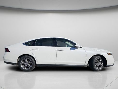 Used 2024 Honda Accord EX image 10