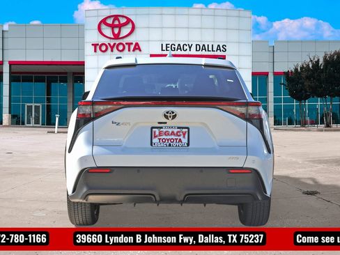 Used 2023 Toyota bZ4X XLE w/ Weather Package image 10