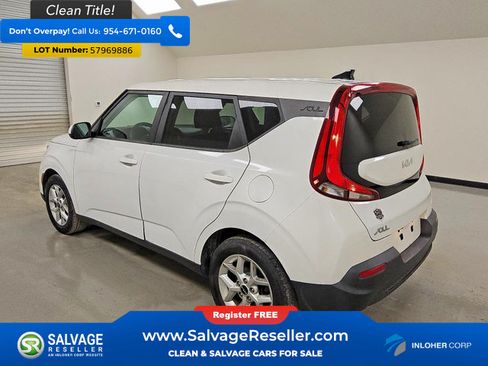 Used 2022 Kia Soul LX w/ Technology Package FWD image 3
