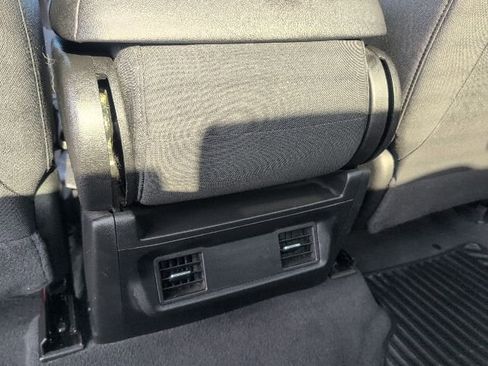 Used 2020 Chevrolet Silverado 1500 Custom w/ Custom Convenience Package image 34