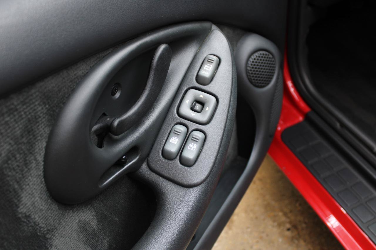 Used 1994 Pontiac Firebird Formula RWD image 27