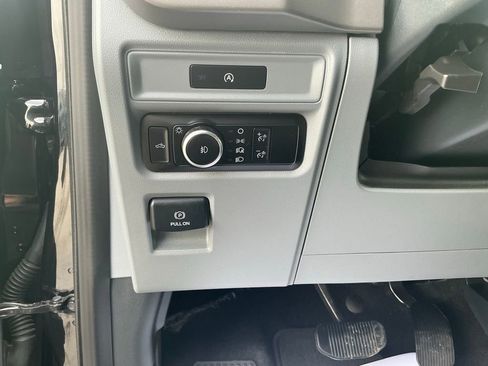 Used 2025 Ford F150 XLT w/ Equipment Group 301A Standard AWD/4WD image 19