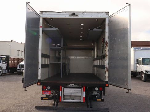 Used 2017 Ford F550 2WD Regular Cab Super Duty image 11