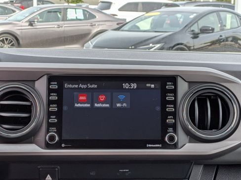 Used 2020 Toyota Tacoma SR5 AWD/4WD image 28