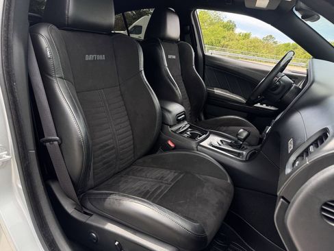 Used 2023 Dodge Charger Scat Pack w/ Daytona Edition Group RWD image 26