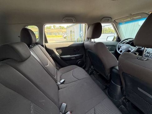 Used 2012 Kia Soul FWD image 7