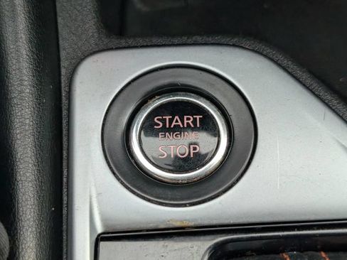 Used 2022 Nissan Sentra SR w/ Lighting Package FWD image 23