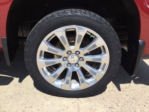 Used 2019 Chevrolet Silverado 1500 High Country w/ Technology Package image 7