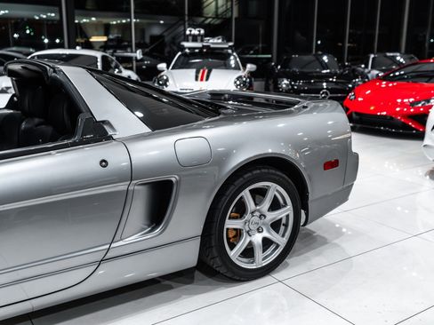 Used 2004 Acura NSX T image 38