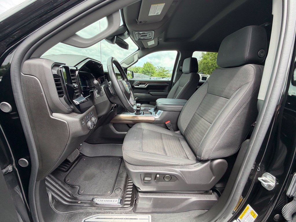 Used 2024 Chevrolet Silverado 1500 LT w/ True North Edition Plus AWD/4WD image 2