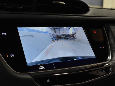 Certified 2024 Cadillac XT6 Luxury w/ LPO, Floor Liner Package image 19