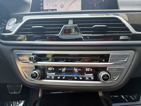 Used 2019 BMW 750i w/ M Sport Package RWD image 17