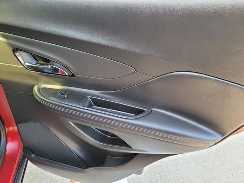 Used 2018 Buick Encore Essence image 11