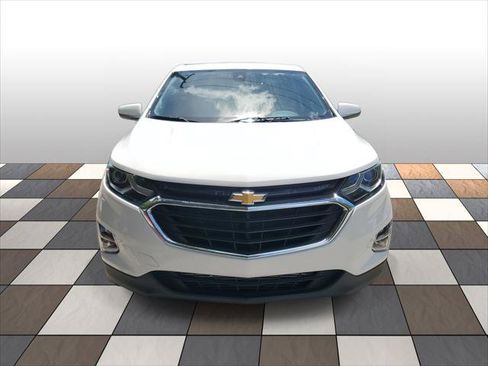Used 2020 Chevrolet Equinox LT FWD image 2