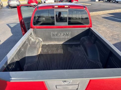 Used 2016 Nissan Frontier SV image 24